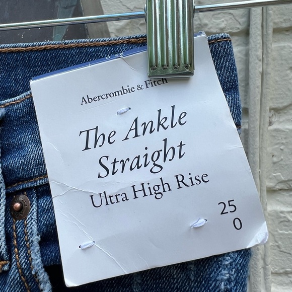 Abercrombie and Fitch Ultra High Rise Straight Jean Size 25/0 Regular - Picture 3 of 10